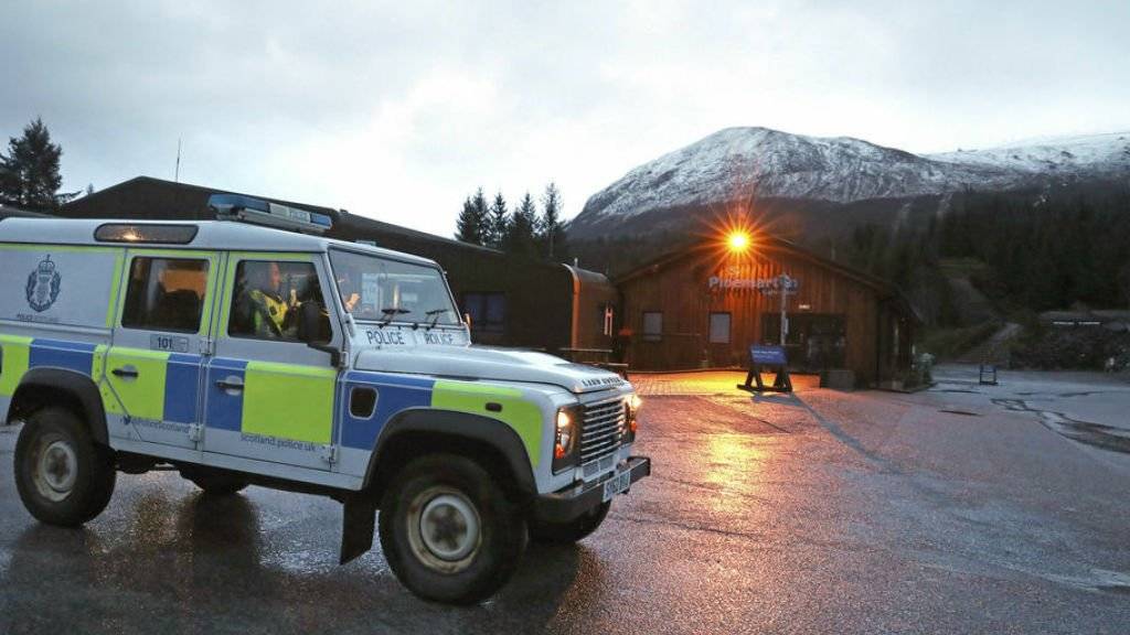 Beim Abgang einer Schneelawine an Grossbritanniens höchstem Berg, dem Ben Nevis in Schottland, sind drei Menschen ums Leben gekommen. Unter den Toten ist ein Schweizer.