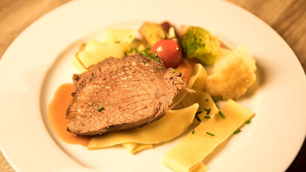 Rindsschmorbraten und selbstgemachte Nudeln von Anna