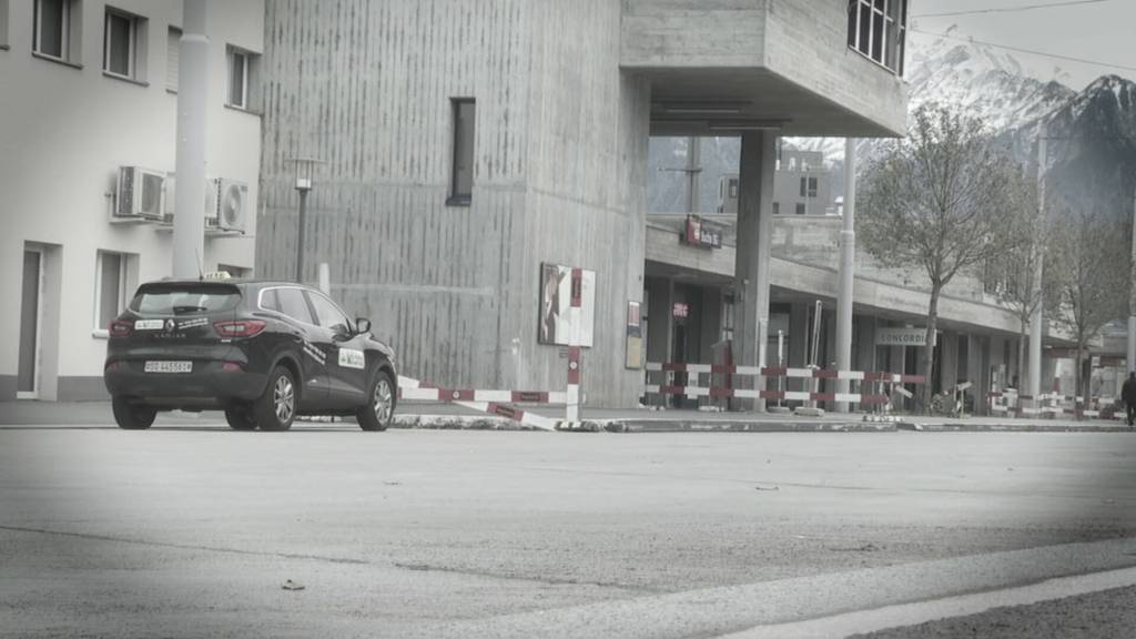 Brutalo-Gäste: Aggressive Passagiere gehen auf Taxifahrer los!