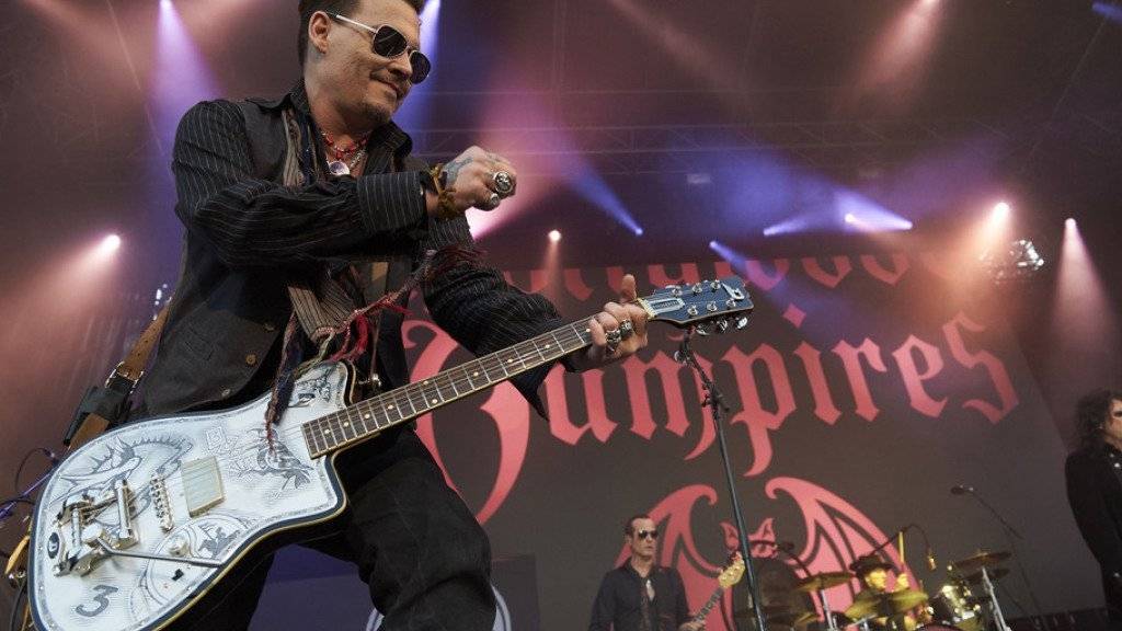 Als Gitarrist der «Hollywood Vampires» blüht Johnny Depp auf: Ausserdem gewinnt er Abstand zu seinem laufenden Rosenkrieg und der Schauspielerei, die er bekanntlich nur teilweise mag. (Archiv).