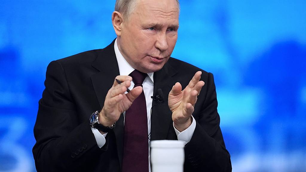 Wladimir Putin kritisiert an seiner jährlichen News-Konferenz die Zulassungsbedinugungen des IOC für russische und belarussische Sportler