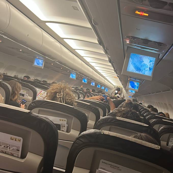 Co-Pilot öffnet falsche Türe am Flughafen – Flug nach Zürich gestrichen