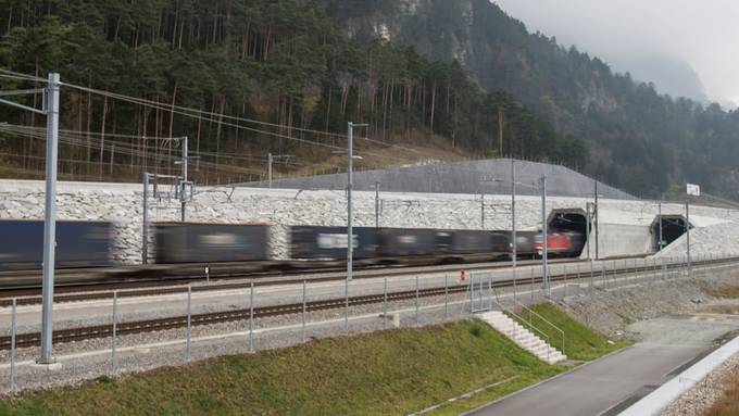 Ab Mittwoch verkehren wieder täglich 90 Güterzüge durch Gotthard