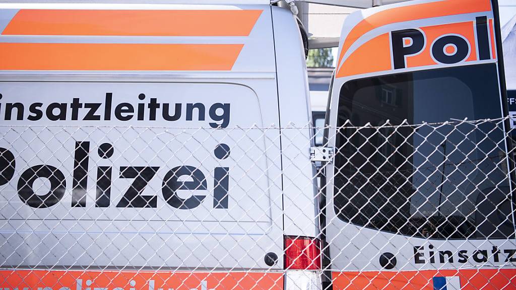Ein Fahrzeug mit dem Logo der Einsatzleitung der Kantonspolizei Luzern. (Archivbild)