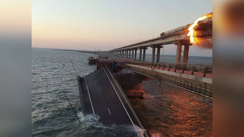 Brand auf Brücke zwischen Krim und Russland – Video zeigt Explosionen