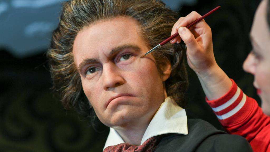 Ludwig van Beethoven, der (wahrscheinlich) am Mittwoch vor 250 Jahren geboren worden ist, als Wachsfigur. Als Kind war er noch nicht so ein Griesgram wie als Erwachsener, sondern wild, vergnügt und nervig. Das berichtet sein Nachbar Gottfried Fischer. (Archivbild)