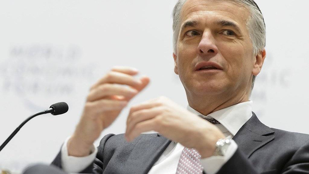 UBS-Konzernchef Sergio Ermotti hat laut Travail.Suisse 264 Mal mehr verdient als die am schlechtesten bezahlten Mitarbeiter.