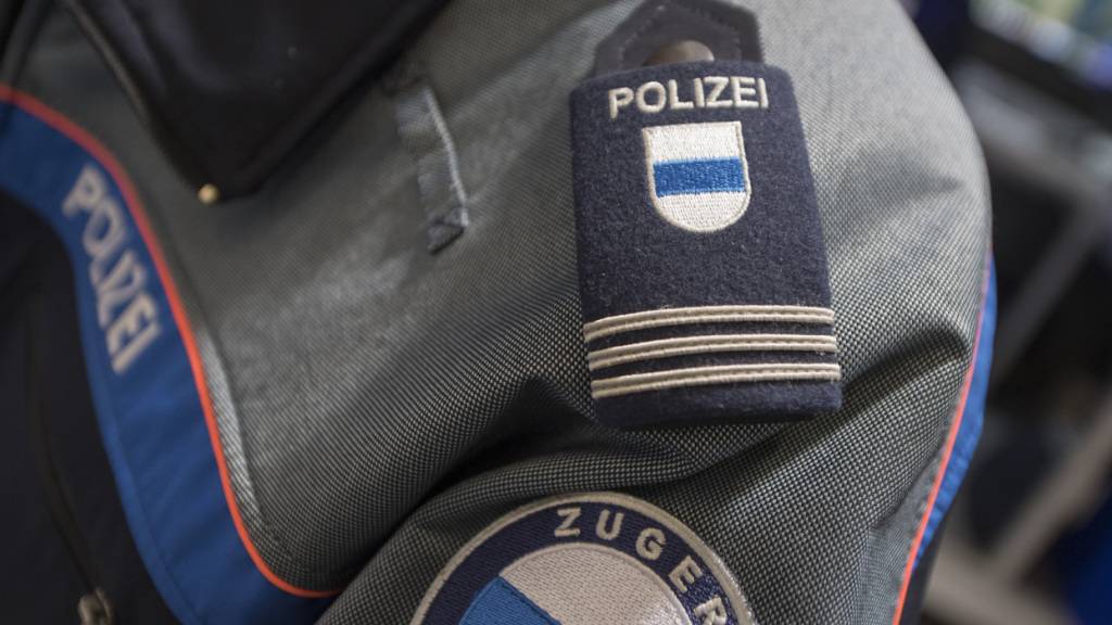 In der Stadt Zug wurden zwei Einbrecherinnen nach einem Einbruchsversuch in ein Mehrfamilienhaus in einer Nahfahndung geschnappt. (Symbolbild)