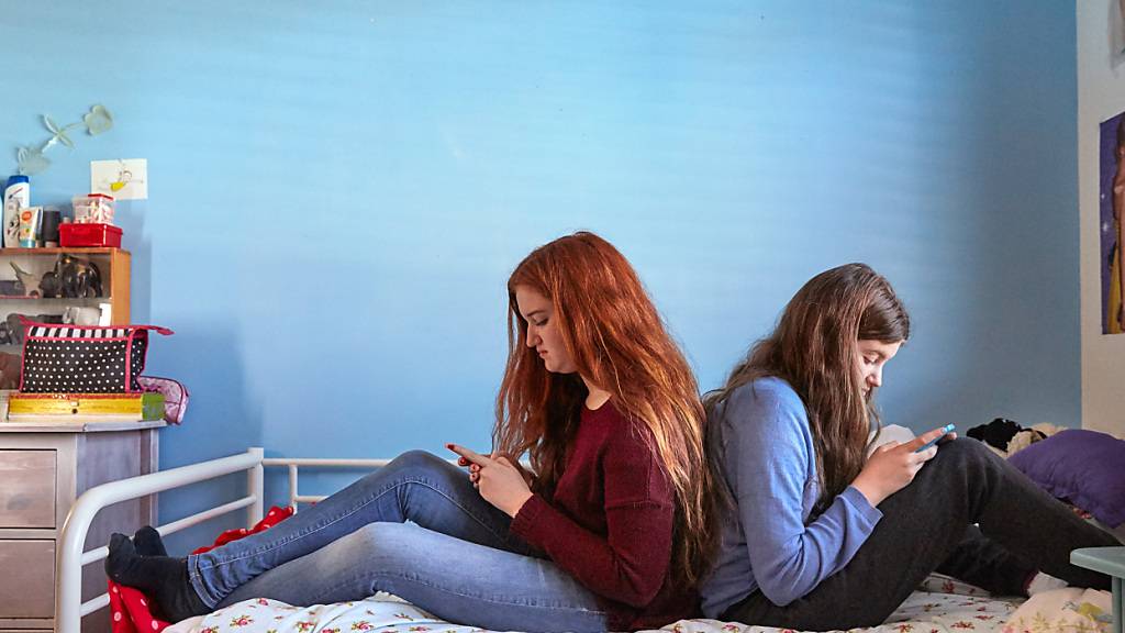 Mehr Regeln für Minderjährige: Instagram-Mutter Meta will unter anderem prüfen, ob Teenager ein falsches Alter angeben. (Archivbild)