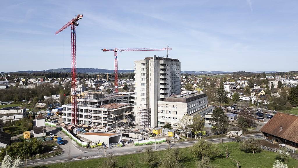 Die eigentlichen Bauarbeiten beim Spital Wetzikon werden derzeit nicht fortgesetzt: Die Generalunternehmerin hat den Vertrag gekündigt.