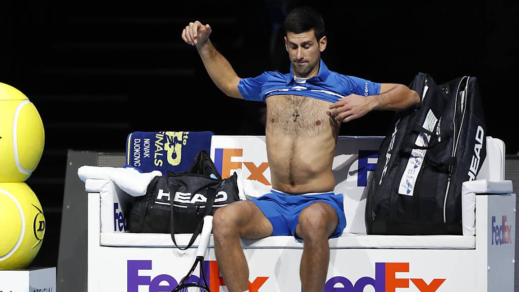 Ins Schwitzen gekommen, aber sicher in den Halbfinal eingezogen: Novak Djokovic.