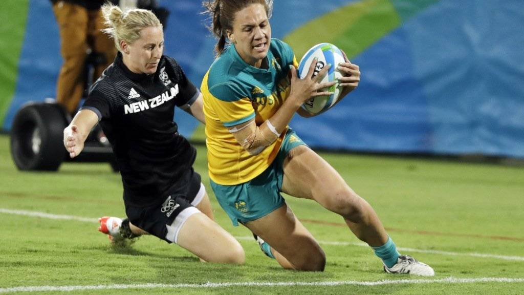 Dynamisch zum Sieg: Australiens Evania Pelite markiert einen Try auf dem Weg zum Finalsieg gegen Neuseeland