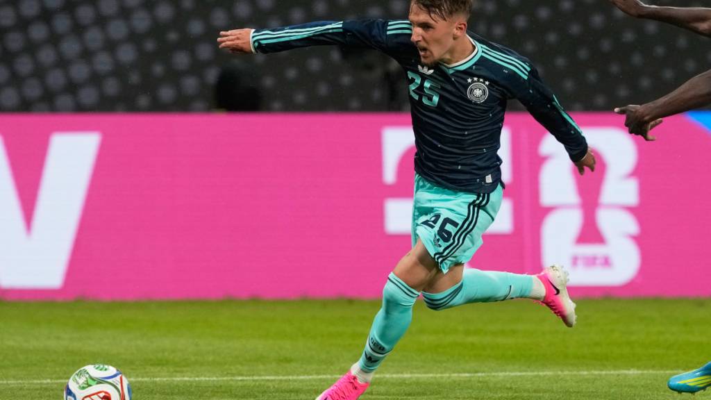 Bayern Münchens Jungstar Lennart Karl fällt für Deutschland an der Fussball-Weltmeisterschaft aus. (Archivbild)