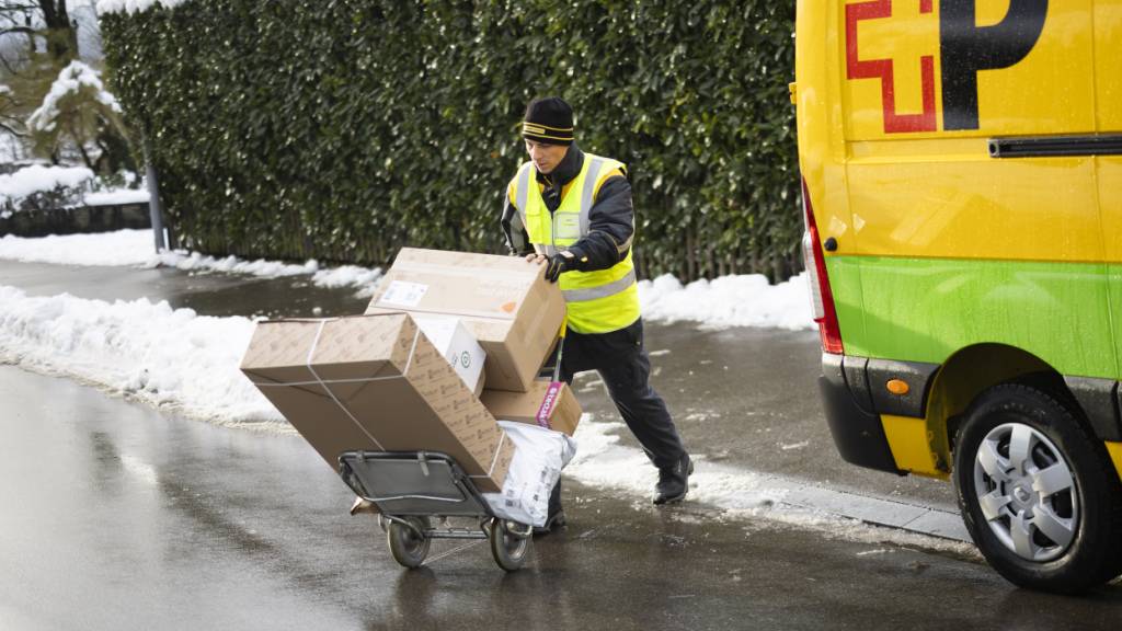Der Bündner Regierungsrat fürchtet um die postalische Grundversorgung in den Bergregionen. (Symbobild)