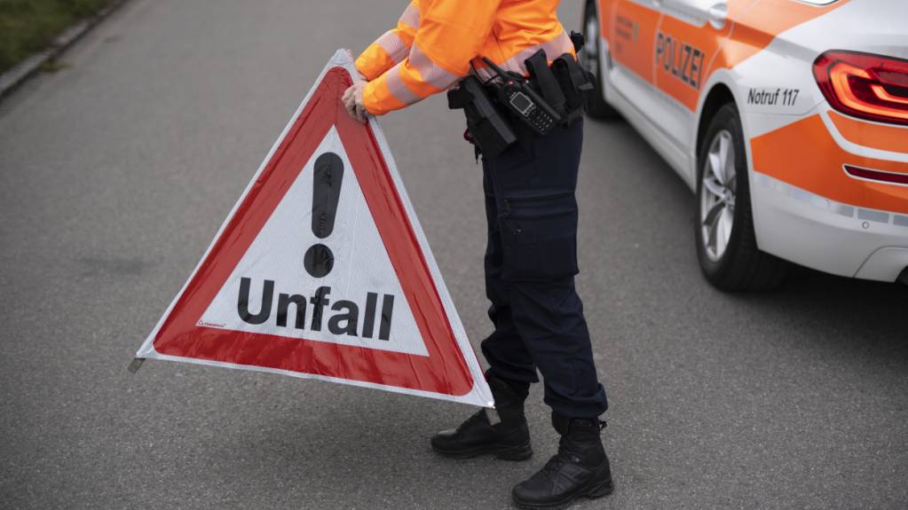 Autofahrerin verlässt nach Unfall mit Mädchen in Wil Unfallstelle