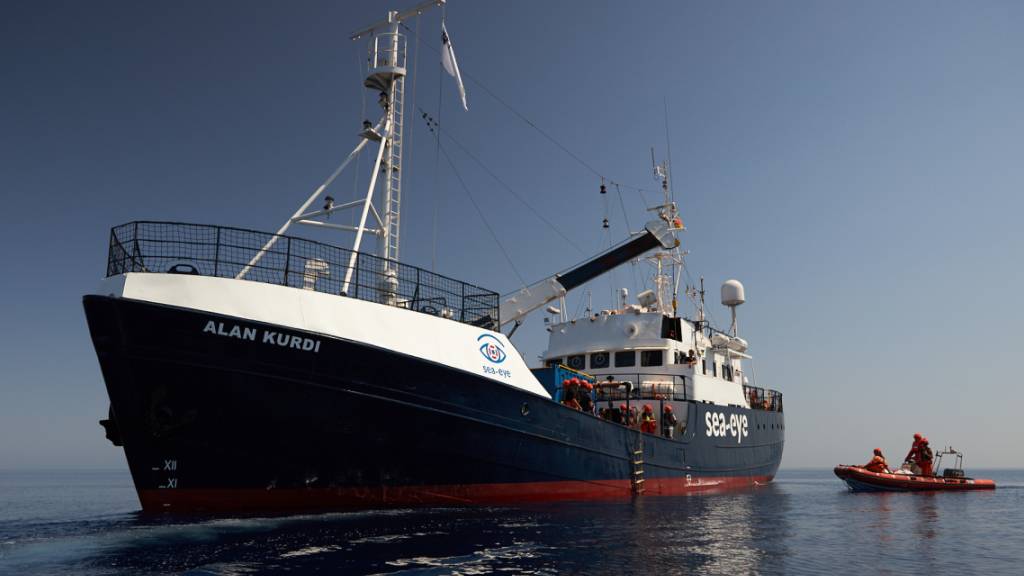 ARCHIV - Die «Alan Kurdi» hat 125 Bootsmigranten nach Sardinien gebracht. Foto: Fabian Heinz/Sea-Eye/dpa - ACHTUNG: Nur zur redaktionellen Verwendung und nur mit vollständiger Nennung des vorstehenden Credits