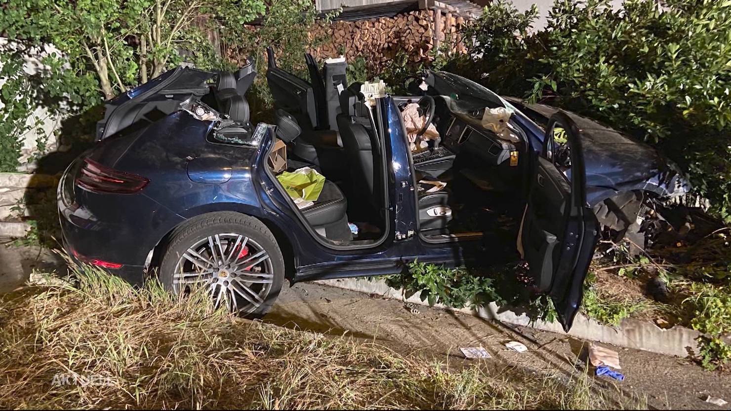 7-jähriges Mädchen bei Porscheunfall in Auenstein verletzt | TeleM1
