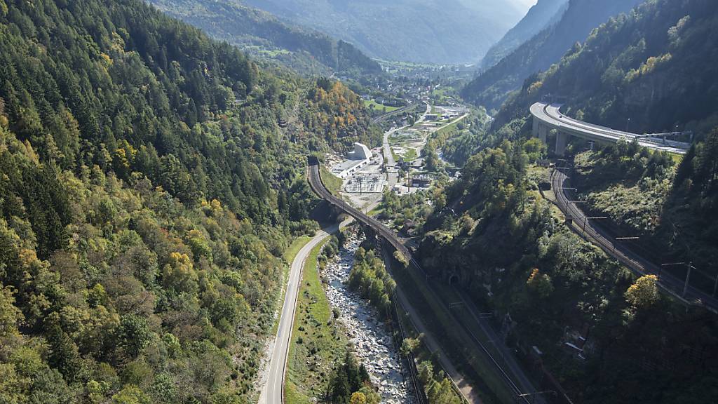 An der Gotthard-Basistunnel-Abfahrt ist es am Montagmorgen zu einem Fahrzeugbrand gekommen. Archivbild