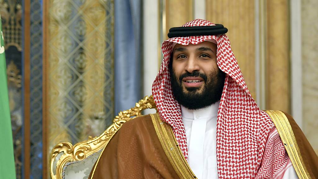 Der saudische Kronprinz Mohammed bin Salman treibt die gesellschaftlichen Reformen in seinem konservativen Königreich weiter voran - nunmehr dürfen die bisher üblichen Stockhiebe nicht mehr als Strafe verhängt werden. (Archivbild)