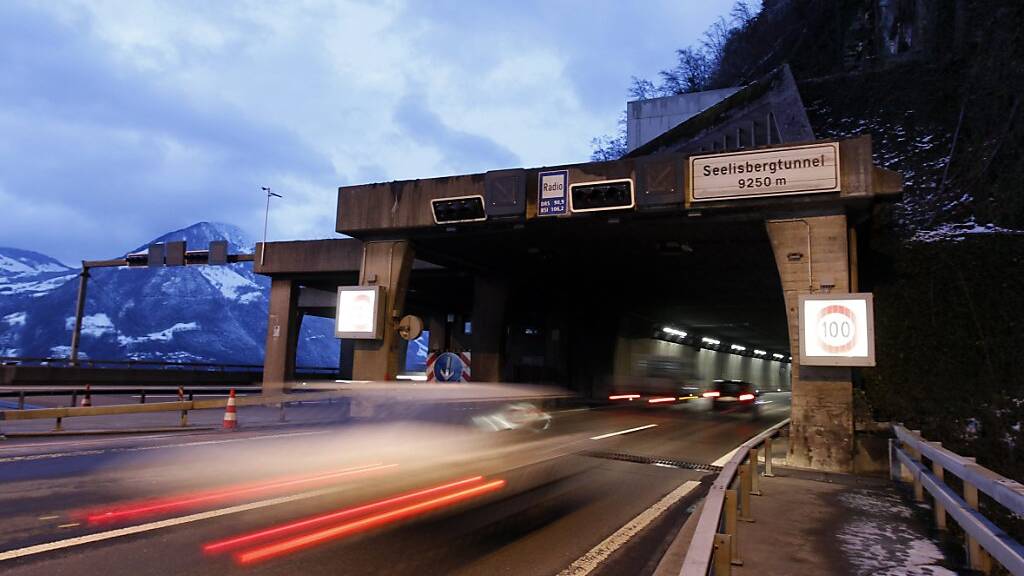 Falschfahrerin in Nidwalden nach zwölf Kilometern auf A2 gestoppt