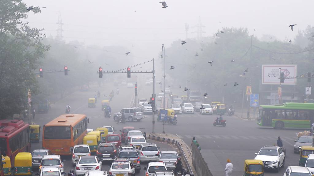 ARCHIV - Smog in Neu-Delhi. Foto: Manish Swarup/AP/dpa