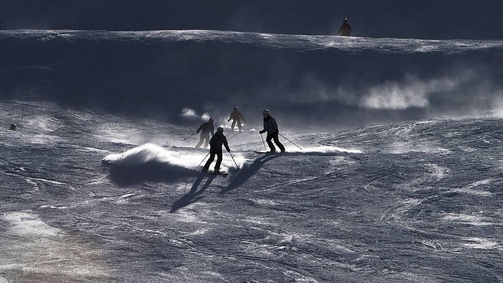 20-jähriger Skifahrer kommt nach Zusammenprall mit Pfosten ums Leben