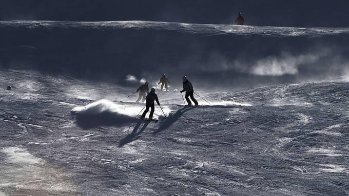 20-jähriger Skifahrer kommt nach Zusammenprall mit Pfosten ums Leben