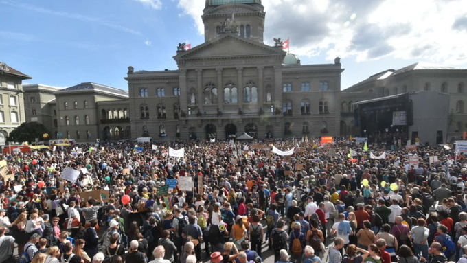 100'000 an Klimademo in Bern