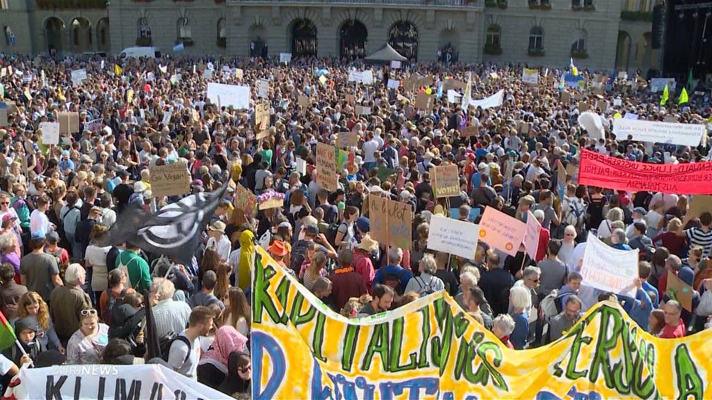 Über 100'000 demonstrieren in Bern für mehr Klimaschutz