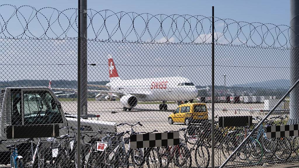 Eine Maschine der Swiss musste am Freitagmorgen den Flug von Zürich nach Berlin abbrechen. (Archivbild)