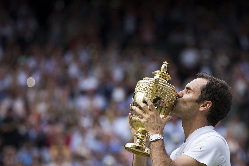 Roger Federer,
Wimbledon-Sieger von 2017 (Bild:
 Keystone/Peter Klaunzer)