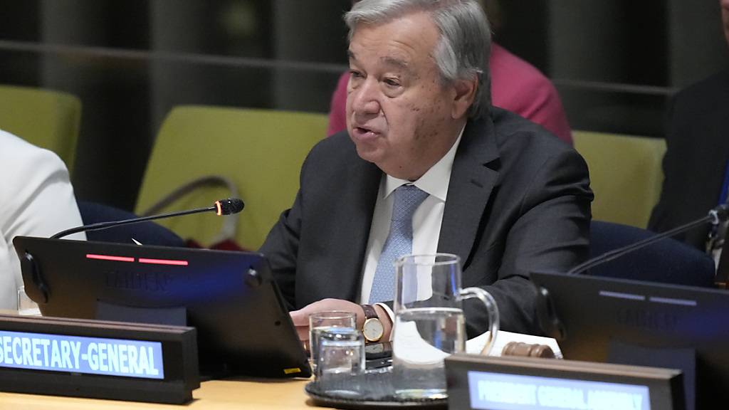 UN-Chef António Guterres hat die Gewalteskalation in Nahost «aufs Schärfste» kritisiert. Foto: Mary Altaffer/AP/dpa