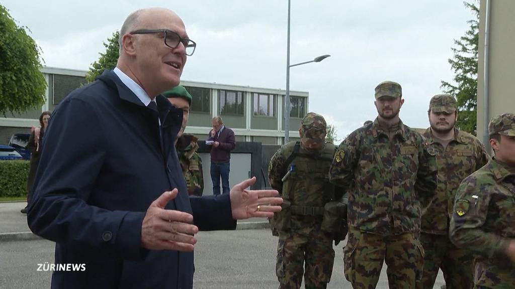Armee: Martin Pfister will mehr Geld und mehr Soldatinnen