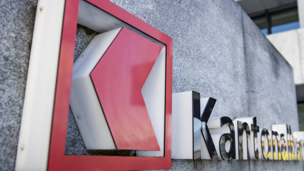 Schwyzer Kantonalbank im ersten Halbjahr mit deutlich mehr Gewinn