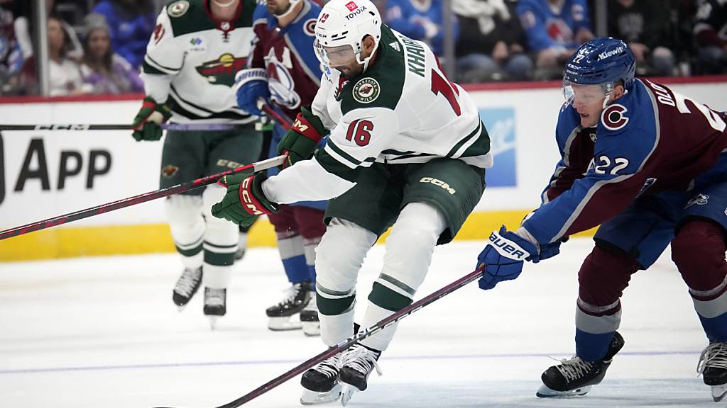 Erfahrung aus der NHL: In der vergangenen Saison spielte Fredrik Olofsson (rechts) für die Colorado Avalanche. Nun wechselt der 28-jährige Schwede zum EV Zug