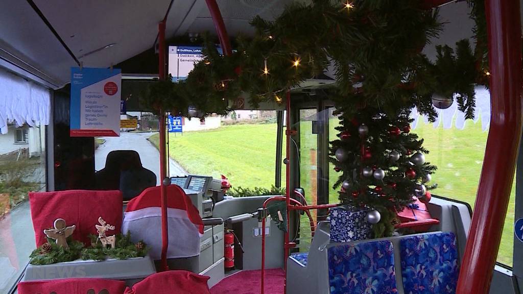  Weihnachten auf Rädern: Geschmückter Linienbus in Olten