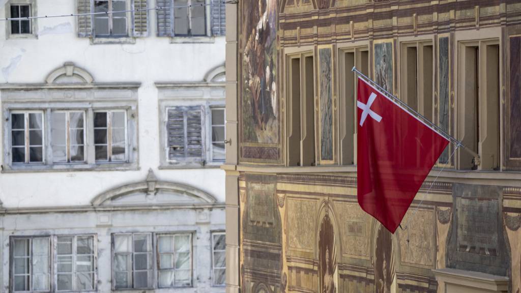 Im Kanton Schwyz wird noch immer über die richtige Umsetzung der Transparenzinitiative gerungen. (Symbolbild)