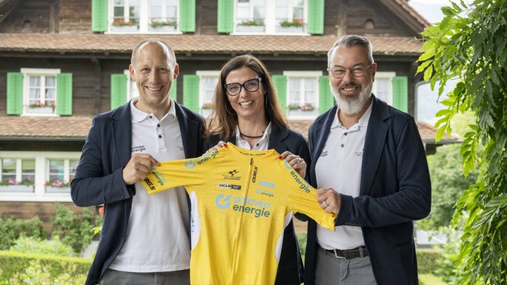 Renndirektor Olivier Senn (rechts) mit Gabriela Buchs, CEO von Cycling Unlimited, und der Sportliche Direktor David Loosli