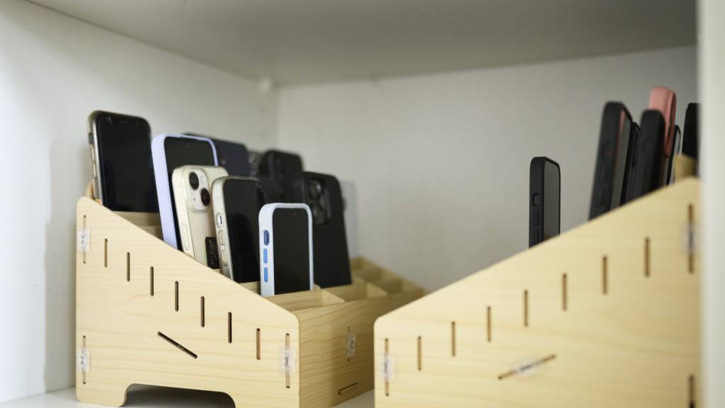 Zürcher Kantonsrat verlangt Handyverbot an Schulen