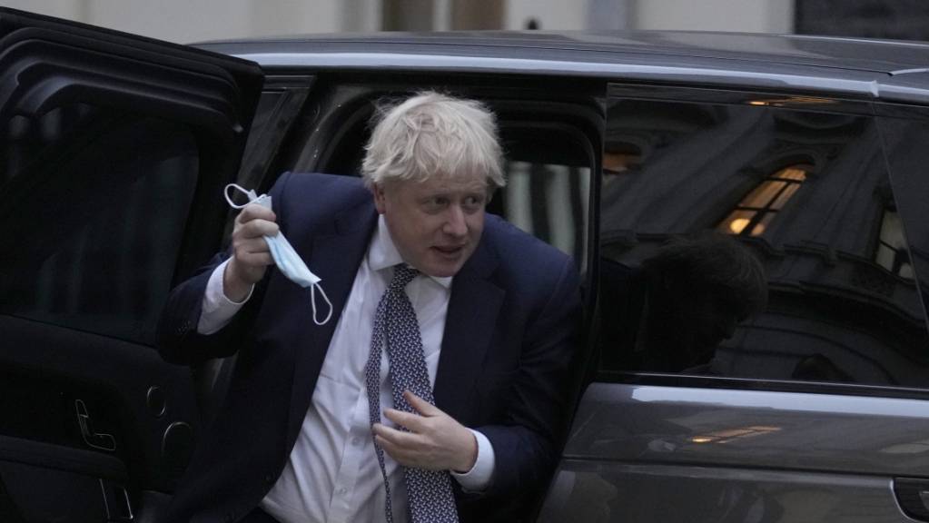 Es wird damit gerechnet, dass sich Großbritanniens Premier Boris Johnson nach Bekanntwerden des Partygate-Berichts erneut wortreich entschuldigt. Foto: Alastair Grant/AP/dpa