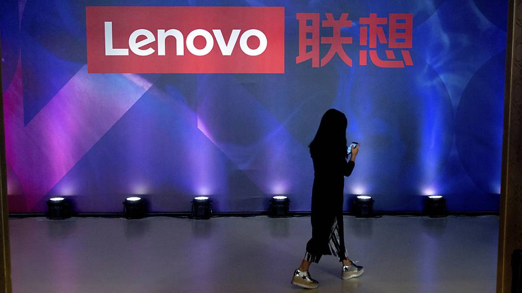 Lenovo hat als Hersteller von Computern vom Trend zum Homeoffice profitiert: Weil viele Menschen zuhause ein Büro einrichten mussten, gingen auch die Bestellungen beim weltgrössten Computerhersteller nach oben. (Symbolbild)