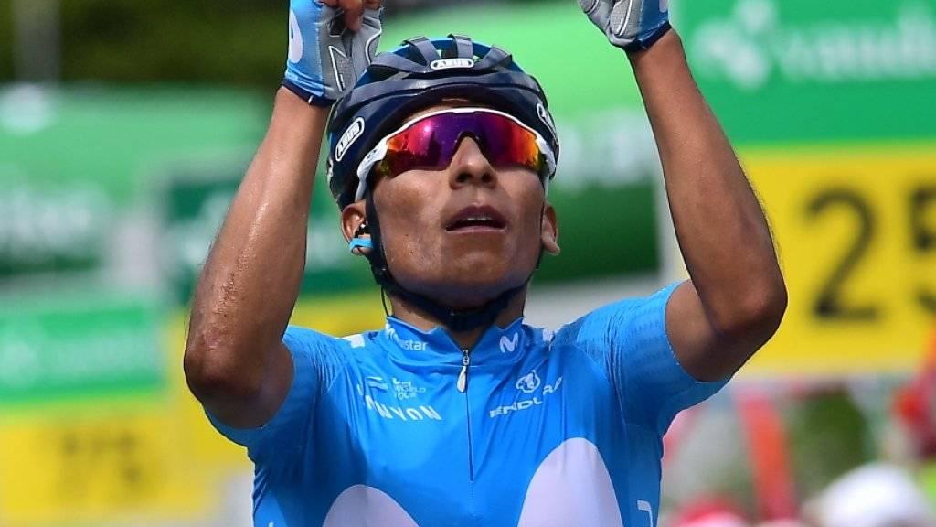 Nairo Quintana freut sich in Arosa über seinen Etappensieg an der Tour de Suisse