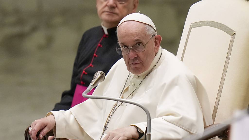 Papst Franziskus kommt doch nicht zum Klimagipfel im schottischen Glasgow. Foto: Alessandra Tarantino/AP/dpa
