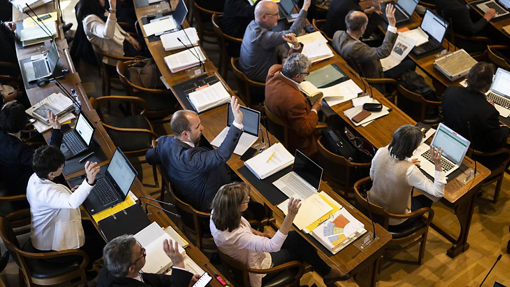 Der St. Galler Kantonsrat diskutierte am Dienstag erneut über die Umsetzung der Pflegeinitiative. (Archivbild)