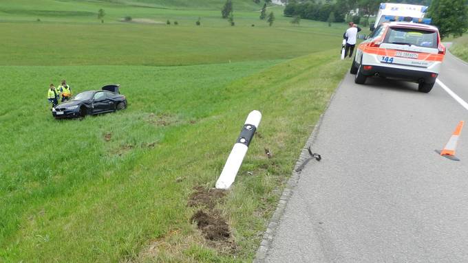 Auto überschlagen - mehrere Verletzte