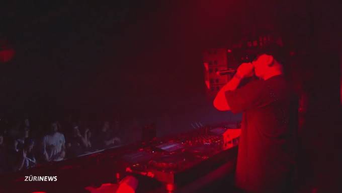 Harte Techno-Beats und nackte Haut: Megaparty Insomnia in Zürich