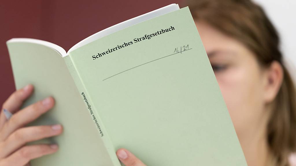 Der Nationalrat will Aufrufe zu Hass und Gewalt aufgrund des Geschlechts unter Strafe stellen. (Themenbild)