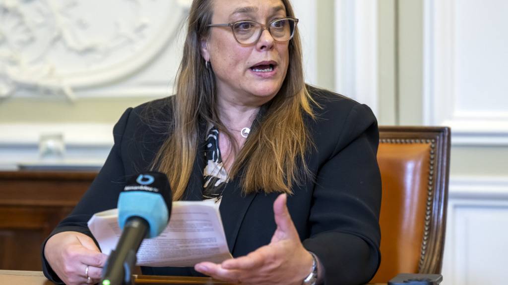 Die Genfer Staatsrätin Carole-Anne Kast an der Medienkonferenz zum G7-Gipfel.
