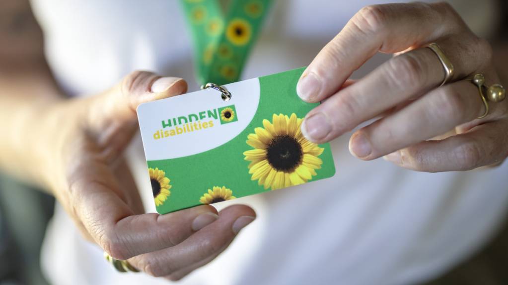 Der Flughafen Zürich führt den Sonnenblumen-Bändel ein. (Archivbild)