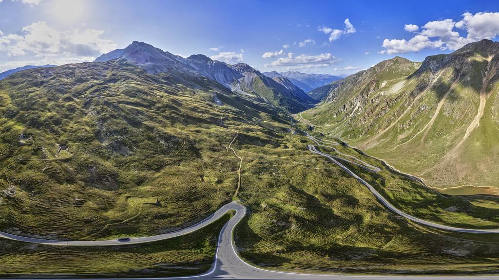 Der Umbrailpass ist ein Gebirgspass auf der Grenze zwischen Italien und der Schweiz.